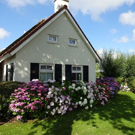Attractive Holiday Home With Jetty Steendam Buitenkant foto