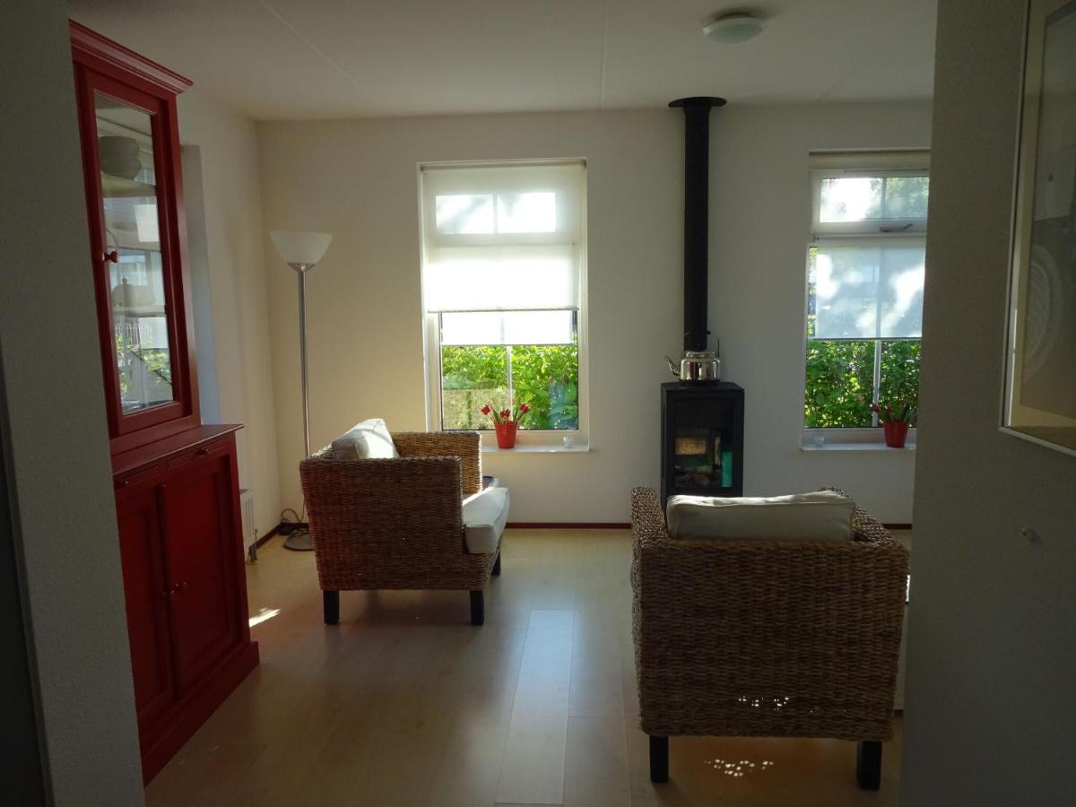 Attractive Holiday Home With Jetty Steendam Buitenkant foto