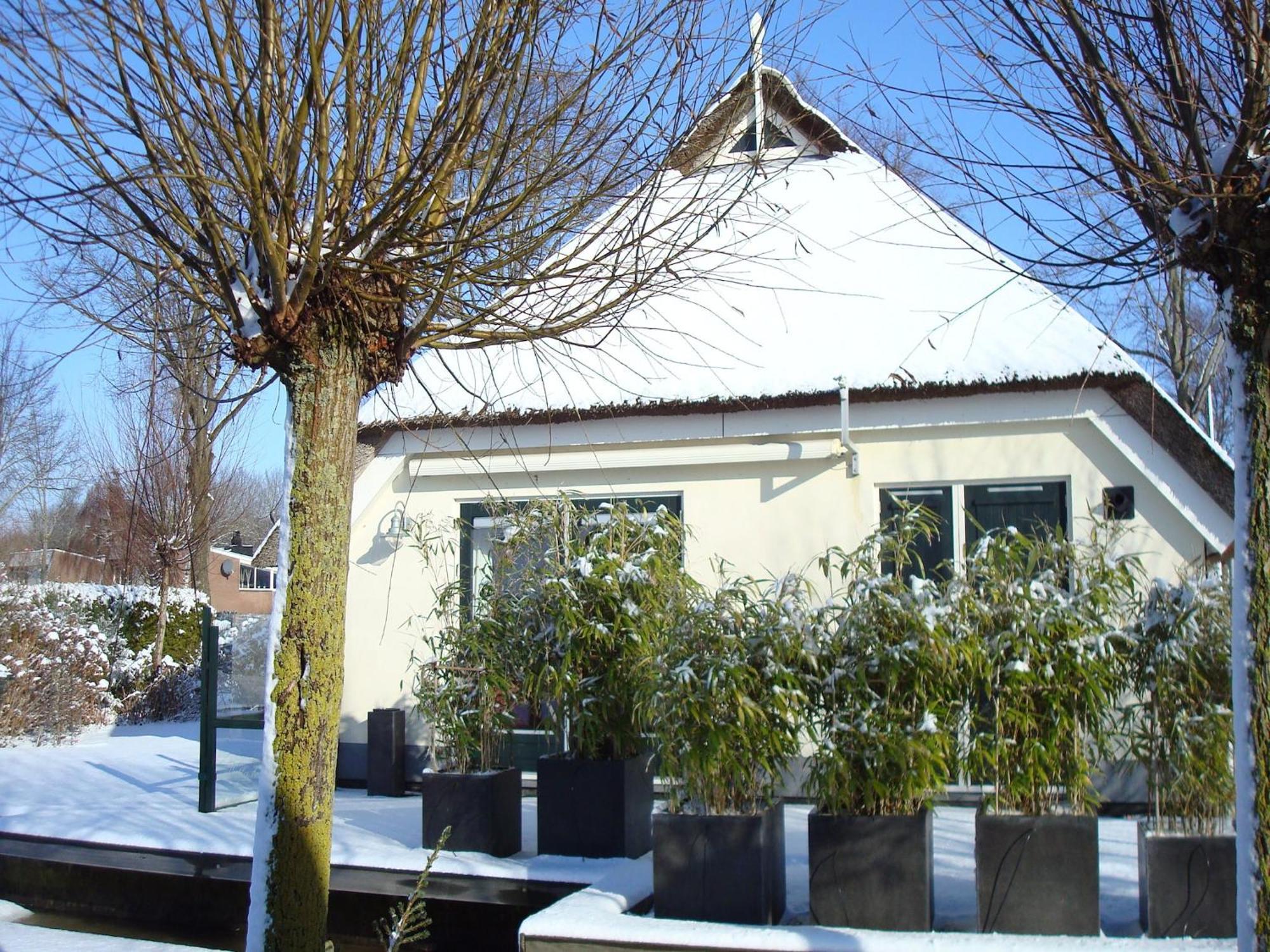 Attractive Holiday Home With Jetty Steendam Buitenkant foto