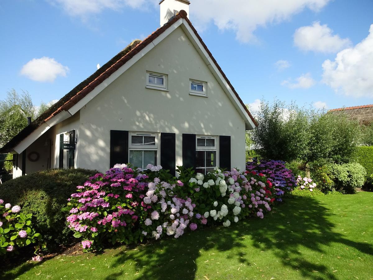 Attractive Holiday Home With Jetty Steendam Buitenkant foto